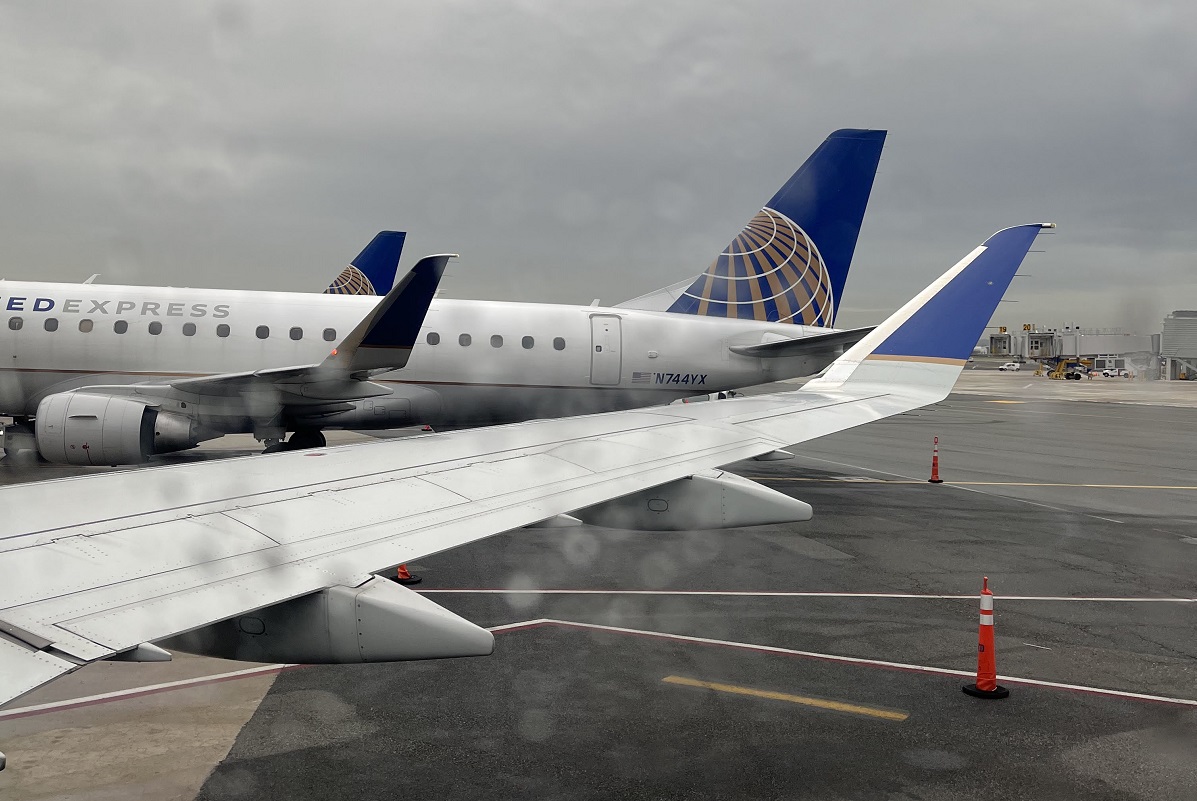 follow along on our trip from newark to grand rapids aboard united express