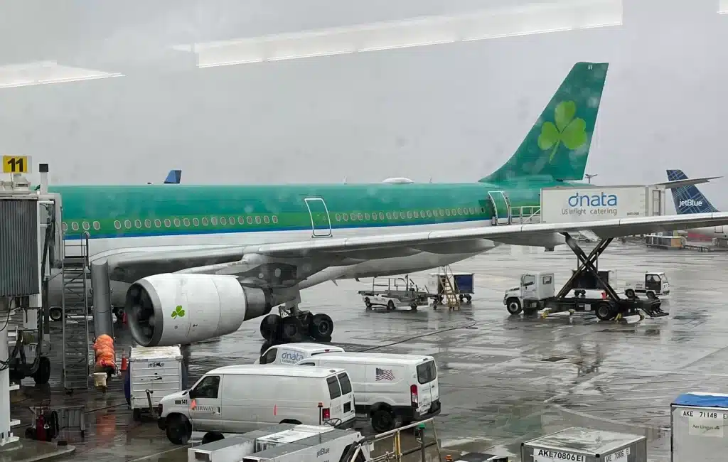aer lingus airbus a330 new york to amsterdam 