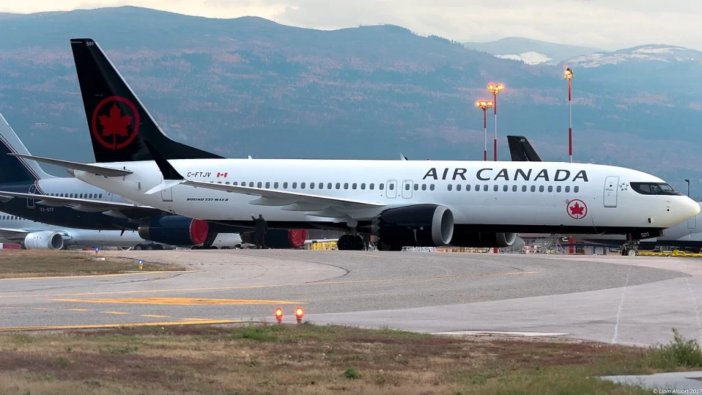 air canada 737 max 8
