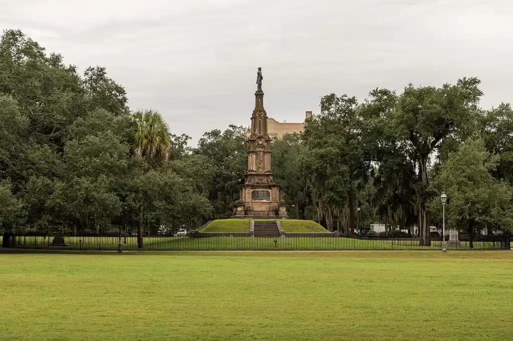 savannah vs charleston - forsyth park