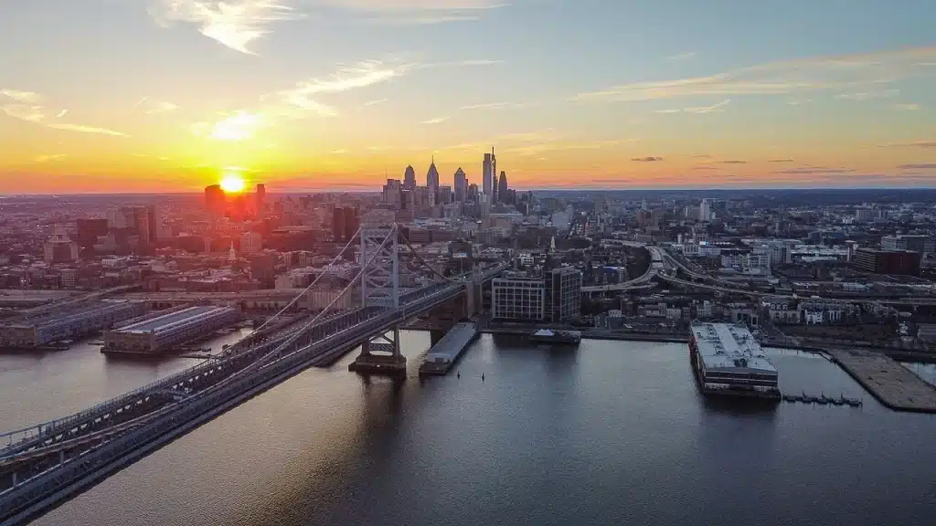 Pittsburgh vs Philadelphia - Philadelphia Skyline