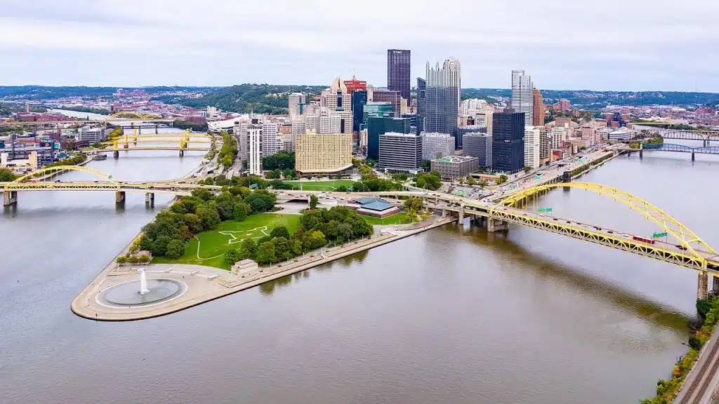 Pittsburgh vs Philadelphia - Pittsburgh Skyline