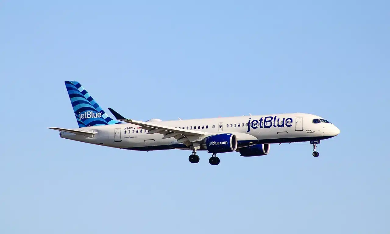 JetBlue_A220-300