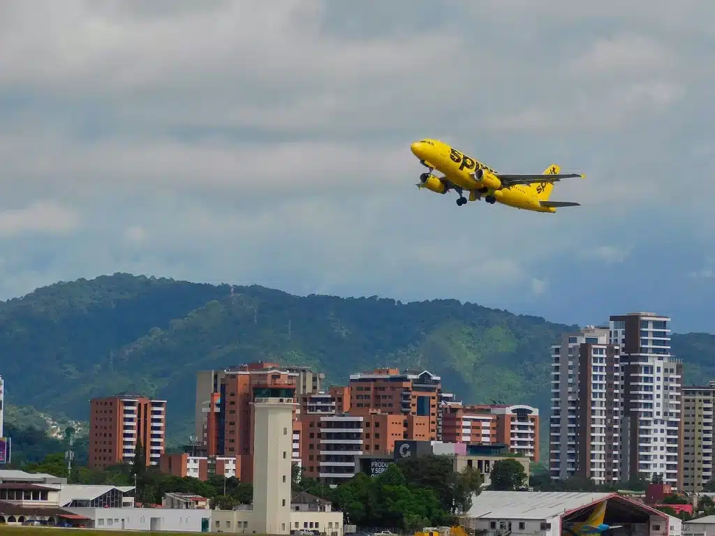 Spirit Airlines A319 departing Orlando