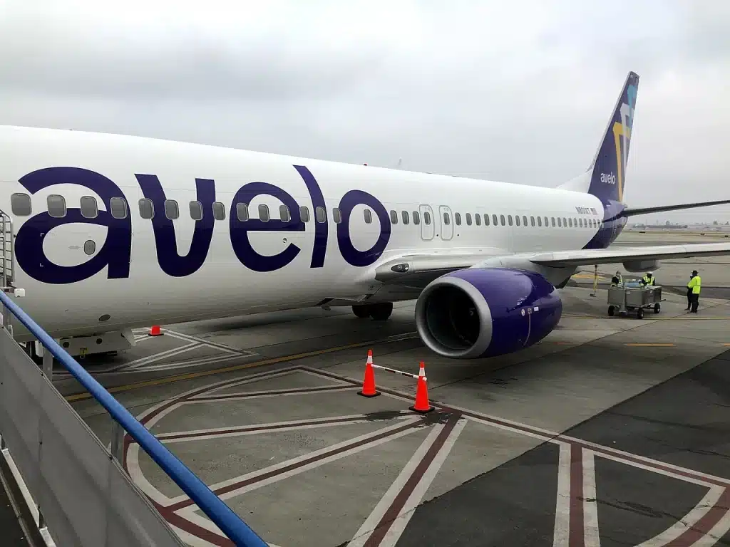Avelo Airlines 737-800 is a slightly longer than the Boeing 737-700