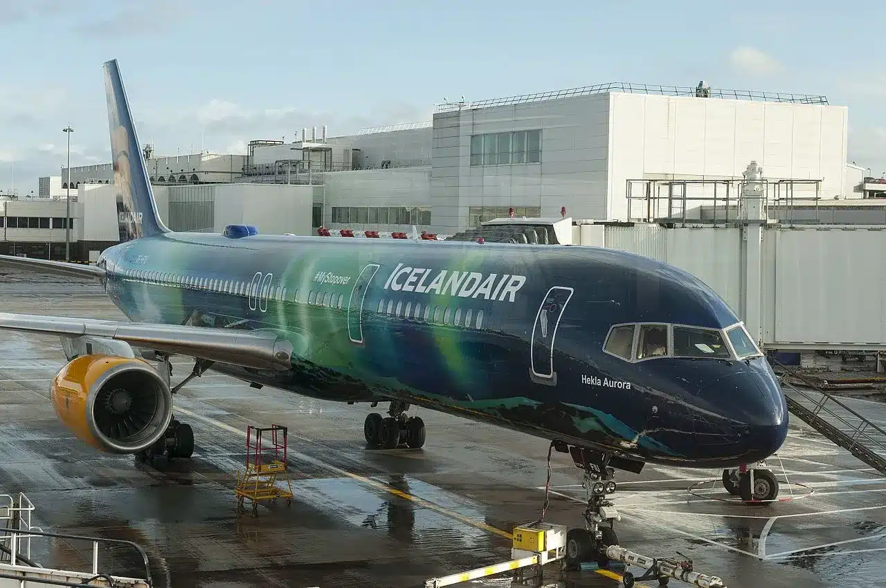 Icelandair Boeing 757 at the gate