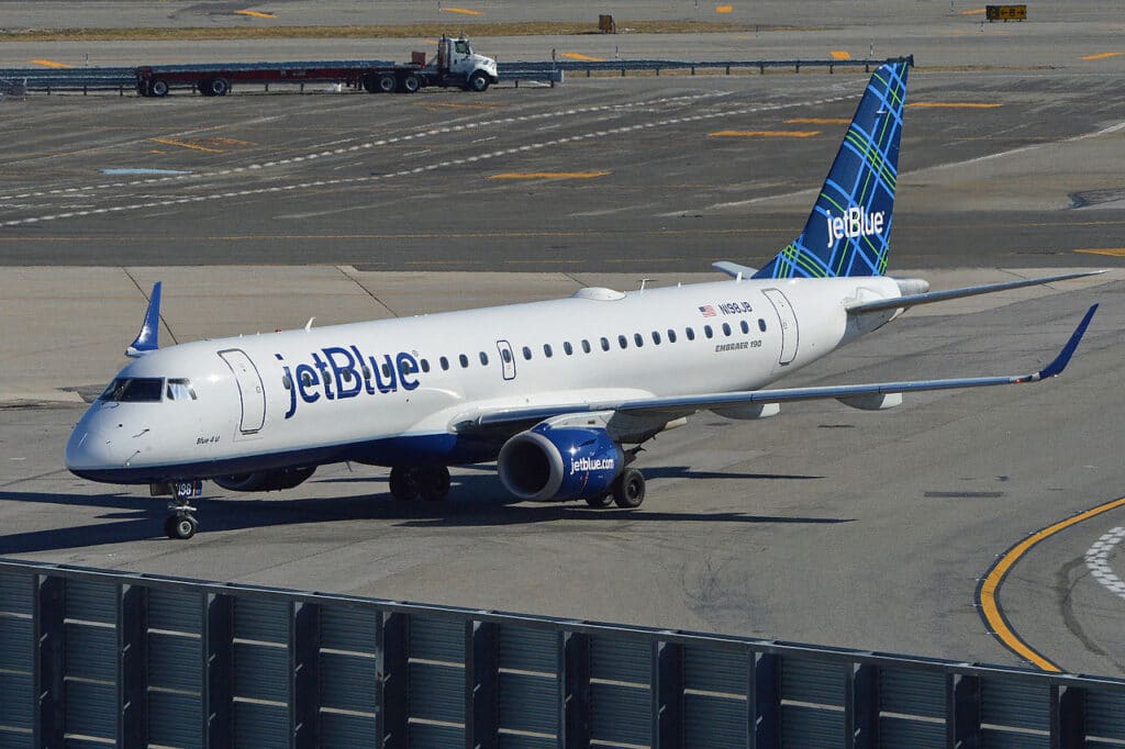 JetBlue Embraer 190 taxiing at JFK Airport. JetBlue uses this aircraft type for flights to Martha's Vineyard.