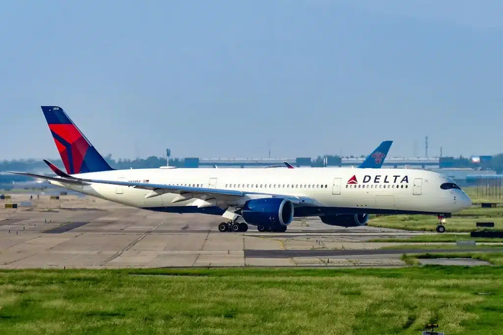 Detroit bound Delta Airbus A350 taking the active runway.