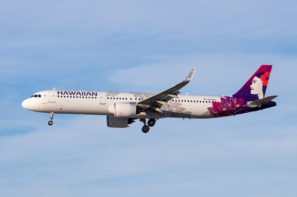 Hawaiian's Airbus A321neo on approach to landing at San Jose International Airport.