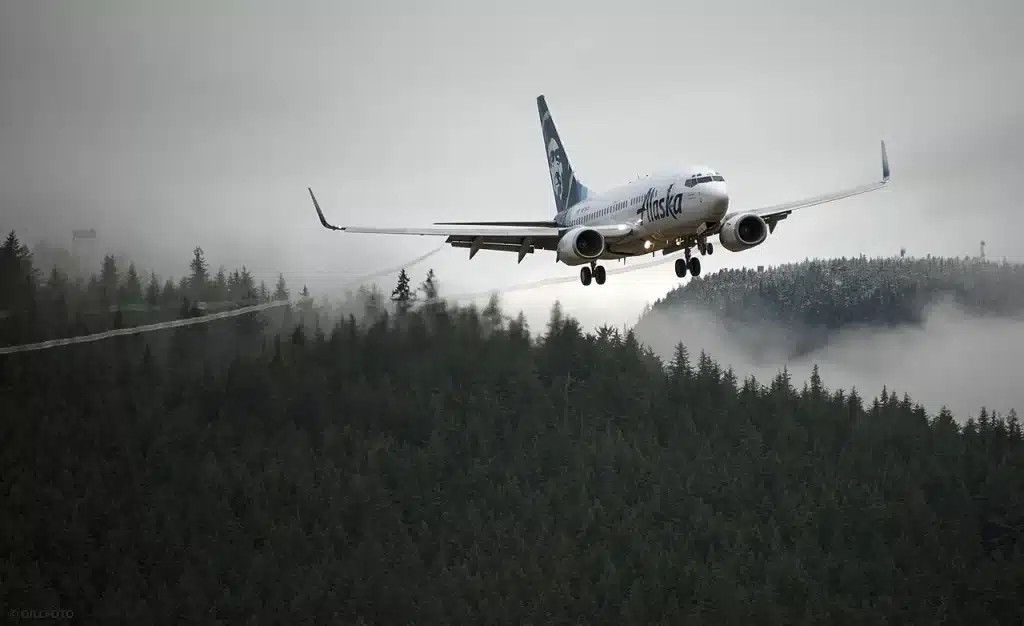 Alaska Boeing 737 coming in to land in Juneau, Alaska
