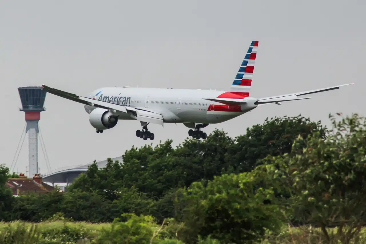 American Airlines Boeing 777 landing at London Heathrow