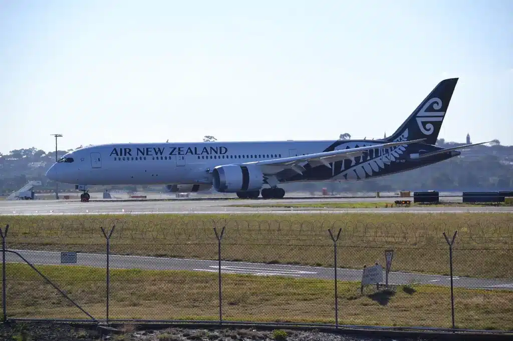 Air New Zealand's 787 taxiing in Sydney.