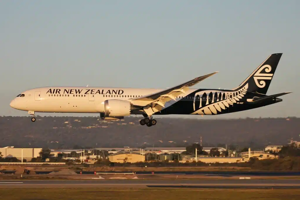 Air New Zealand's Boeing 787 landing in Perth.