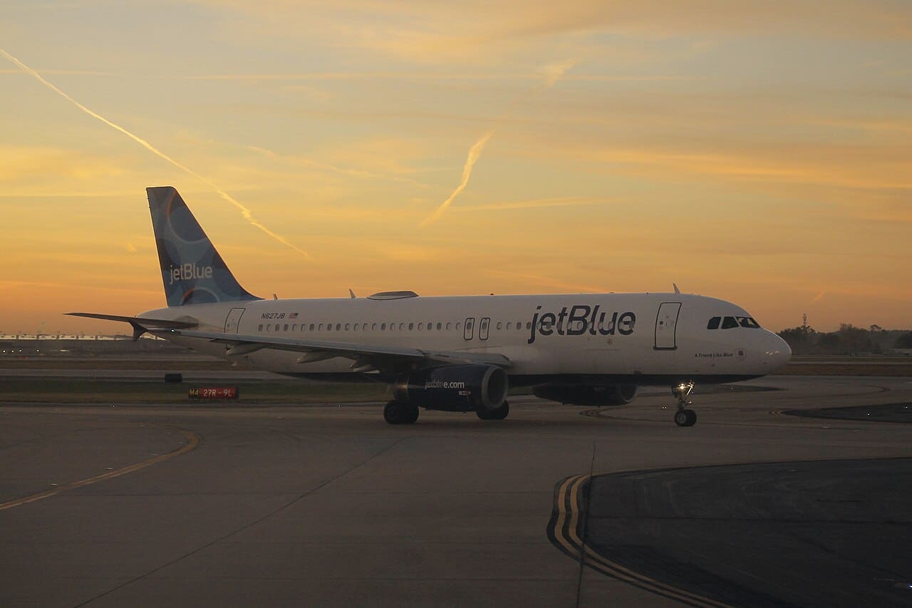 JetBlue Airways Taxiing at KATL.