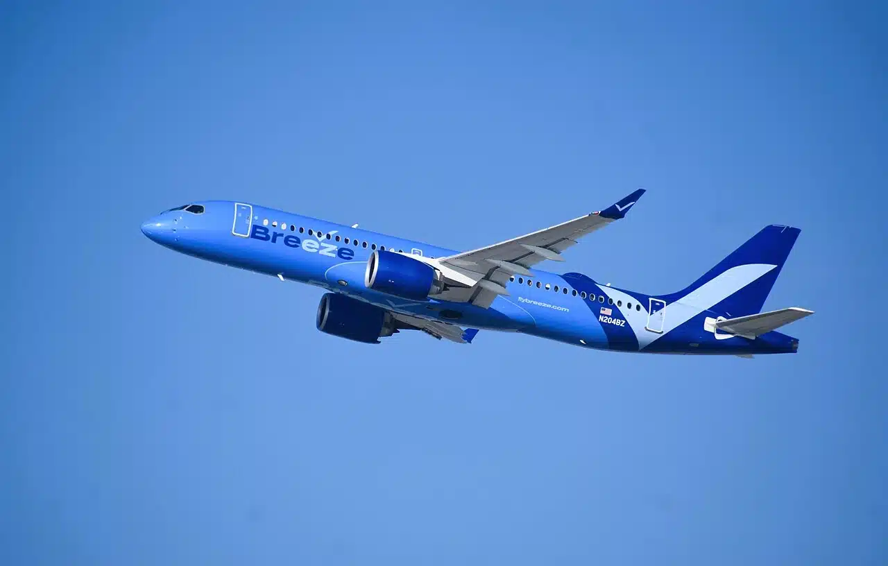 Breeze Airways Airbus A220 taking off from Los Angeles.