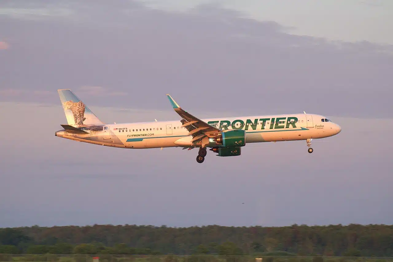 Frontier Airlines Airbus A321 coming in for a landing.