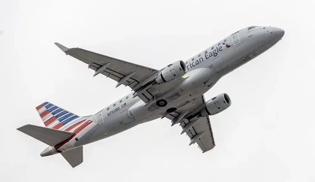 American Eagle Embraer 175 on the go at BWI.