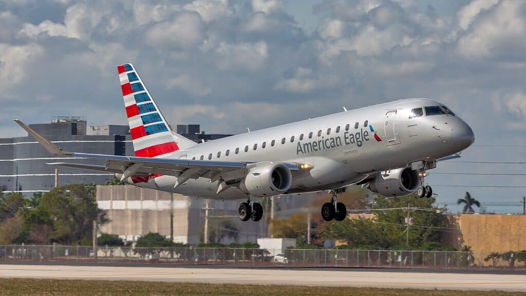 American Eagle Embraer 175 coming in for a landing.