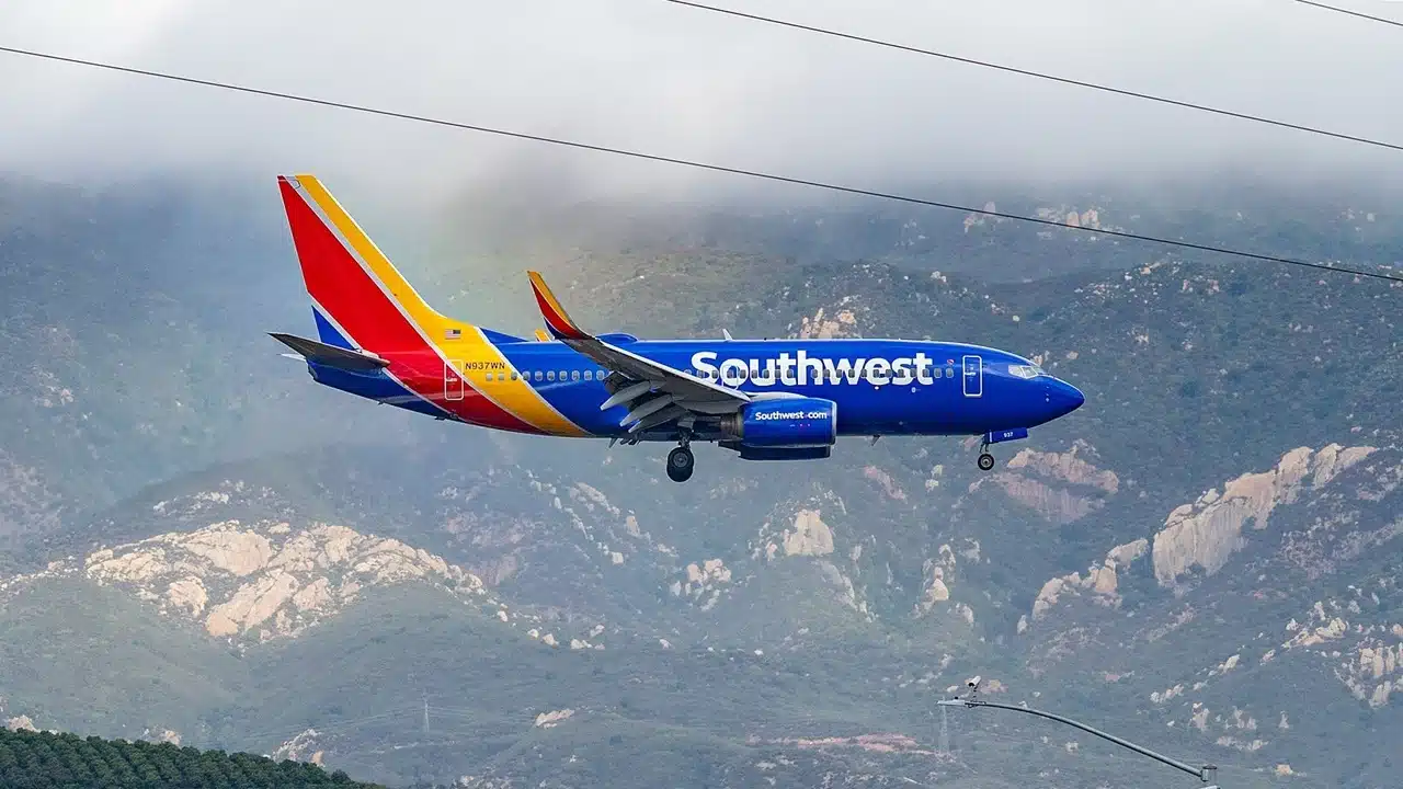Southwest Airlines landing in Santa Barbara