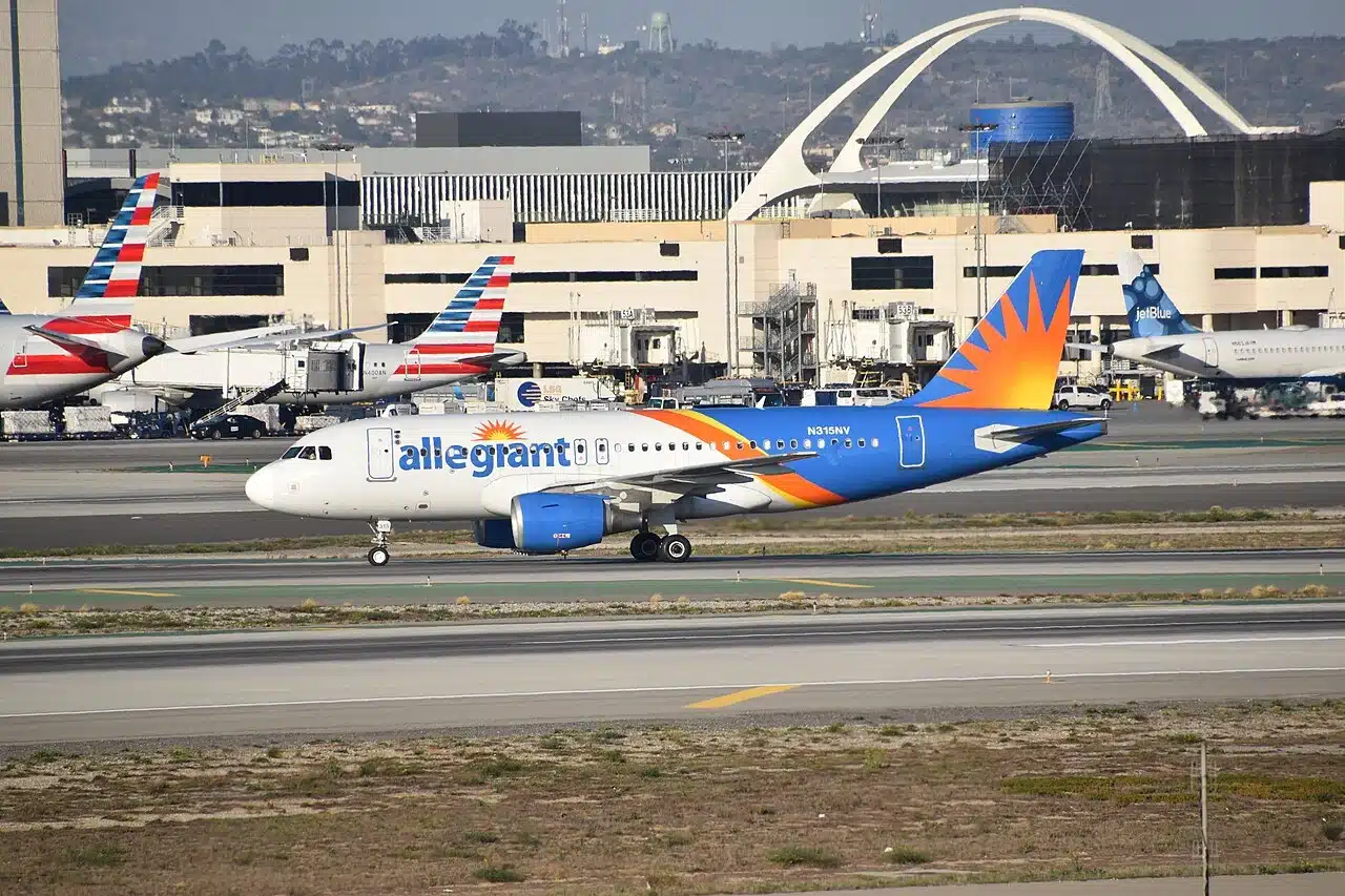 Allegiant Air A319 taxiing at Los Angeles.
