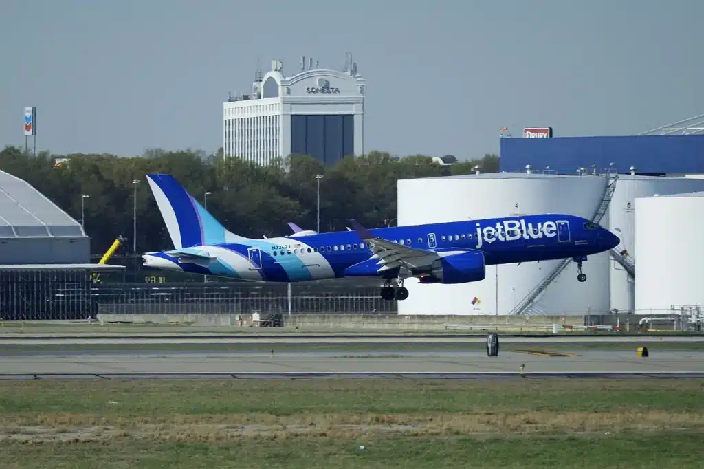 JetBlue Airways A220 landing in Atlanta.