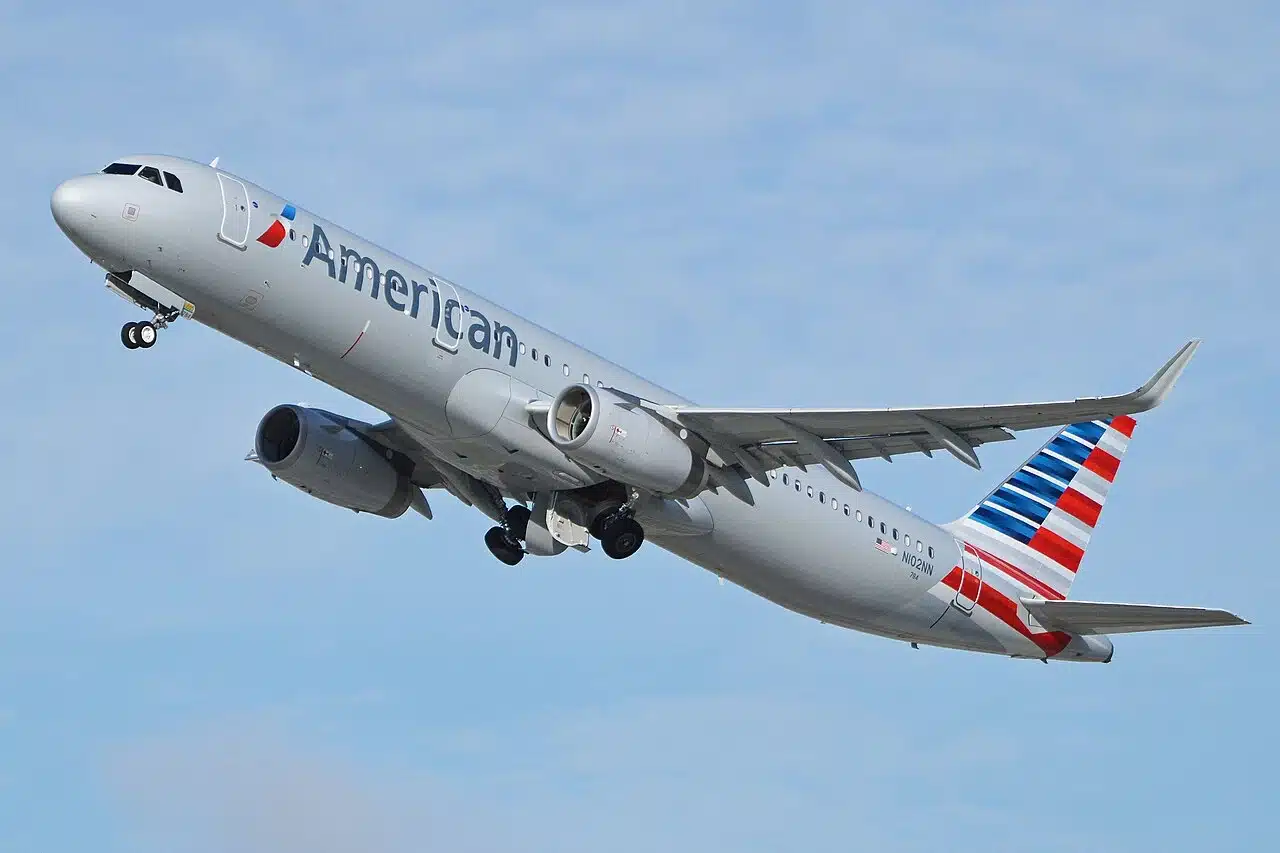 American Airlines Airbus A321 taking off from Los Angeles.