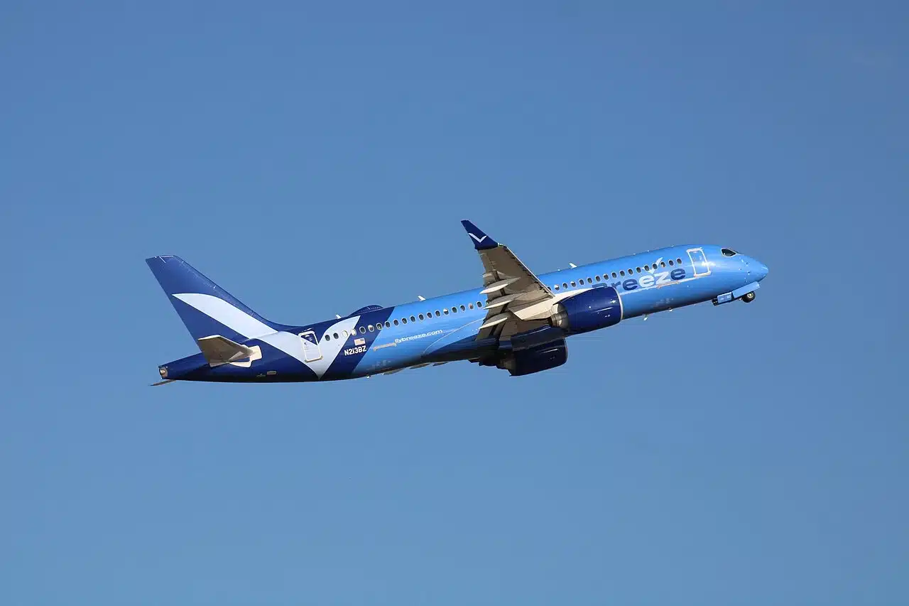 Breeze Airways Airbus A220
