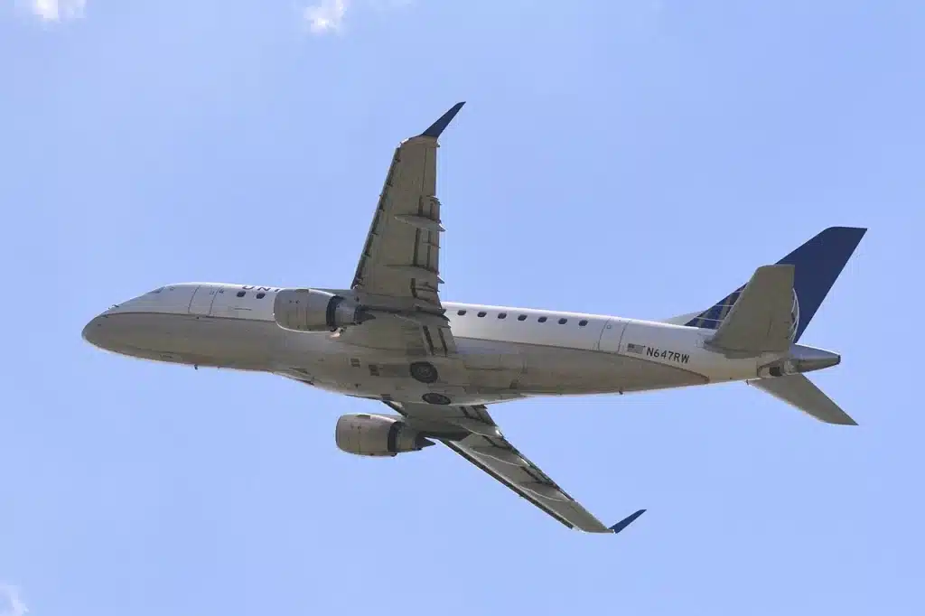 United Express E170 departing Washington-National.