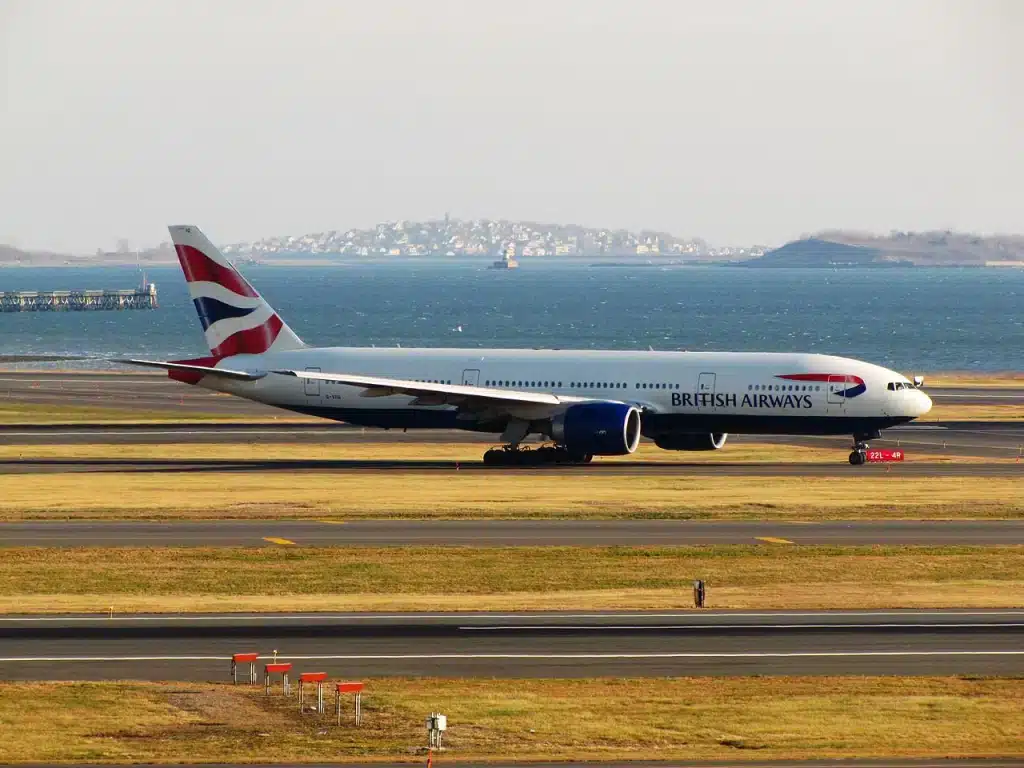 British Airways Boeing 777 taxiing to the active runway.