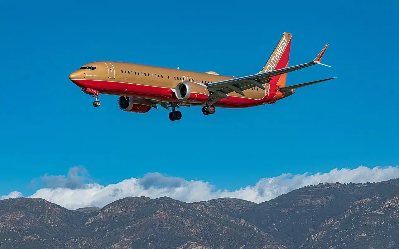 Southwest's Boeing 737 Max 8 in it's retro livery landing.