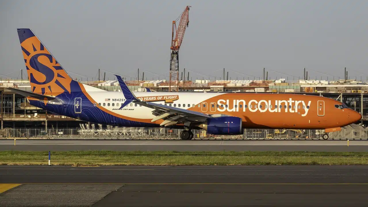 Sun Country Airlines Boeing 737 taxiing at JFK Airport.