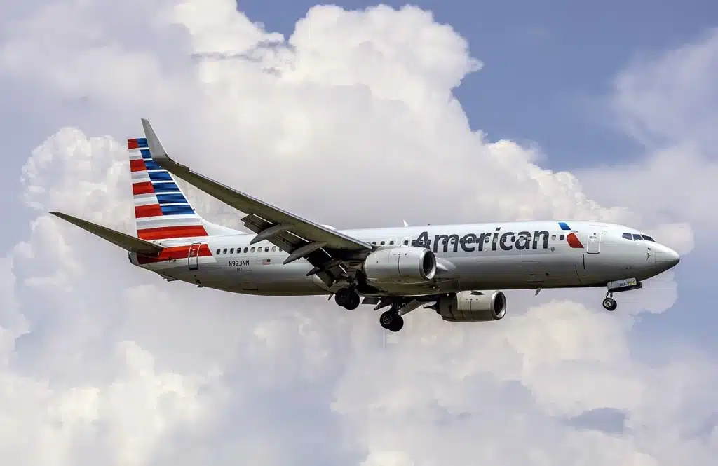American Boeing 737 MAX 8 landing at DCA.