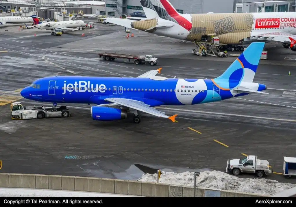 Courtesy of AeroExplorer. N508JB in the new JetBlue livery.