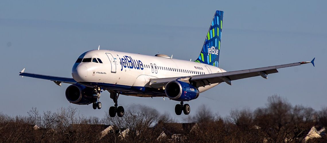 JetBlue Airways Airbus A320 landing at Westchester County Airport.